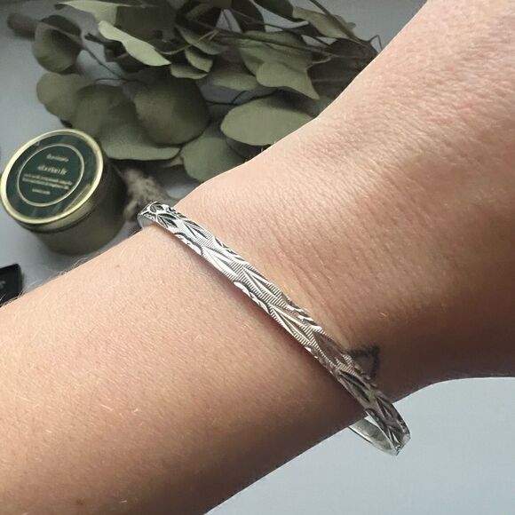 Sterling silver 925 diamond cut  bangle 8” - Picture 4 of 8